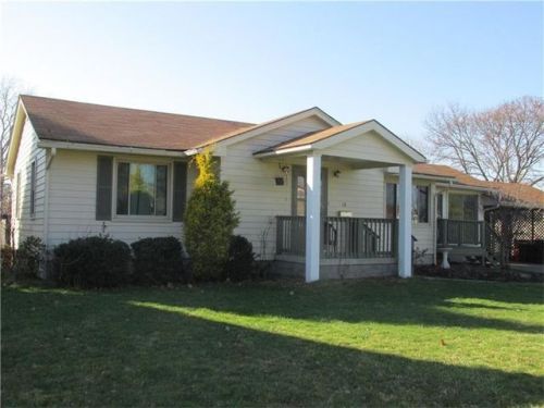 60 Oakdale Ave, Hermitage, PA 16148-1833