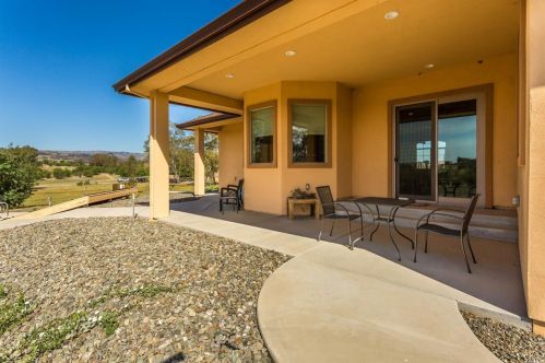 7798 Acacia Ln, Vacaville, CA 95688-9686