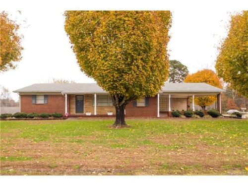 525 Holly St, Statesville, NC 28677-3039