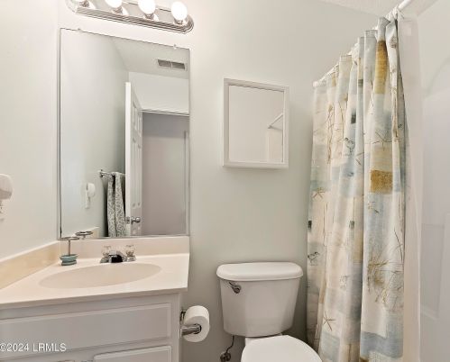 4 Lakeside Dr, Bluffton SC  29910-8015 exterior