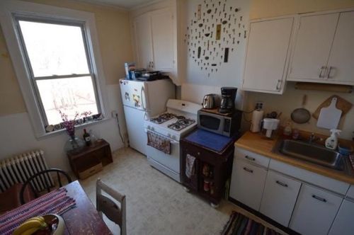 10 Lincoln Pl, Union City, NJ 07086-5667