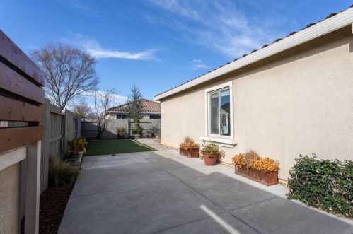 4284 Borderlands Dr, Rancho Cordova CA 95742-7754 exterior
