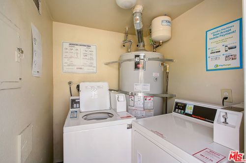 20707 Dot St, Santa Clarita CA  91350-2001 exterior