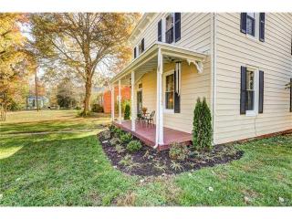 211 Race Course St, Ashland, VA 23005-1934
