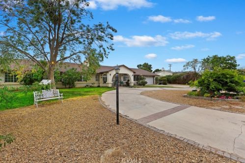 14721 Manzano Rd, Victorville, CA 92392-9207