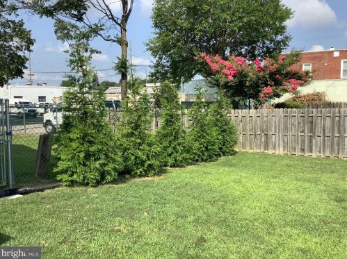 4030 Frosthoffer Ave, Camden NJ  08109-1521 exterior