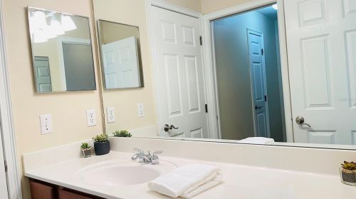 438 Palm Dr, Sanford FL  32771-9502 exterior