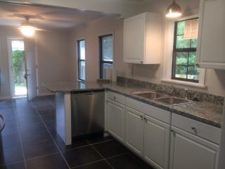 214 Pinehill Dr, Mobile AL  36606-1863 exterior