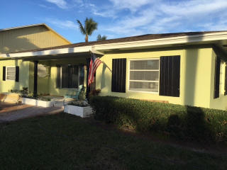 813 8th Ave, Delray Beach FL  33483-5724 exterior