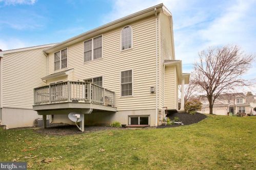 1816 Serene Way, Lancaster PA  17602-7001 exterior