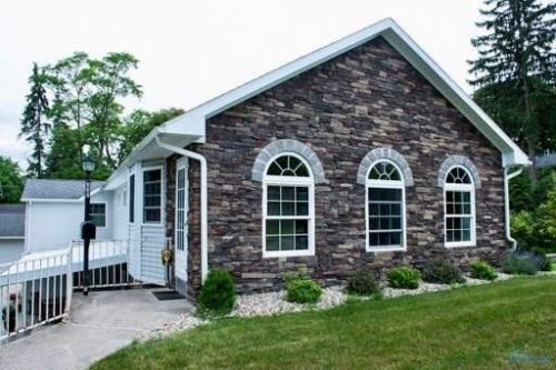 332 Broadway St, Maumee, OH 43537-2105