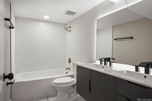 3150 Logan St, Englewood CO  80113-2624 exterior