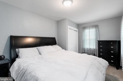 10 Cedar Ave, Berlin Boro NJ  08009-1302 exterior