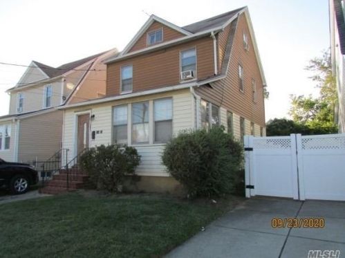 134-32 243rd St, Jamaica, NY 11422-1320