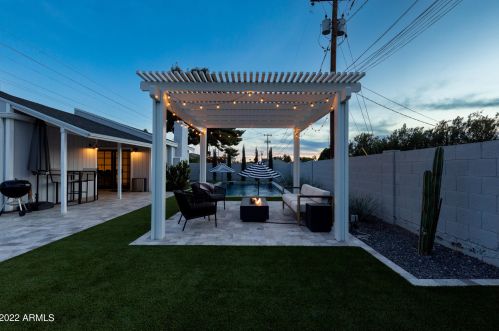 5744 12 St, Phoenix AZ 85086-7351 exterior