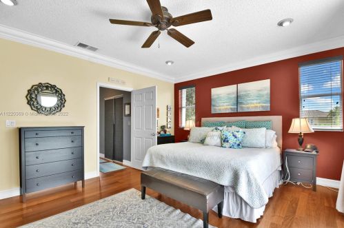 18856 23rd Pl, Hollywood FL  33029-5340 exterior