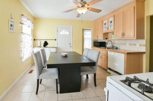 23 Fern St, Waterbury, CT 06704-2513