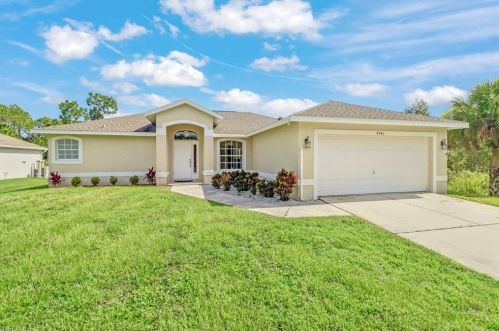 4541 68th Ave, Naples, FL 34120-2784