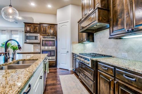 5512 Rosena Trl, Lewisville TX  75028-4328 exterior