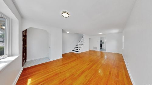 19035 118th Rd, Jamaica, NY 11412-3316