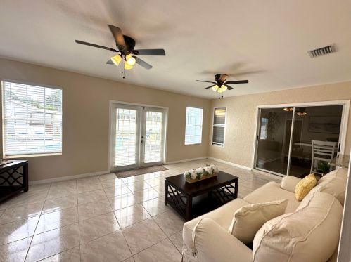 2062 Floresta Dr, Fort Pierce FL  34984-4706 exterior