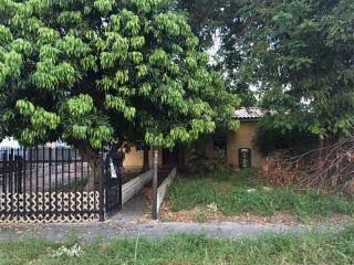 725 8th Ln, Hialeah, FL 33010-4625