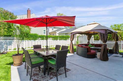 32 Adams St, Floral Park NY  11001-2810 exterior