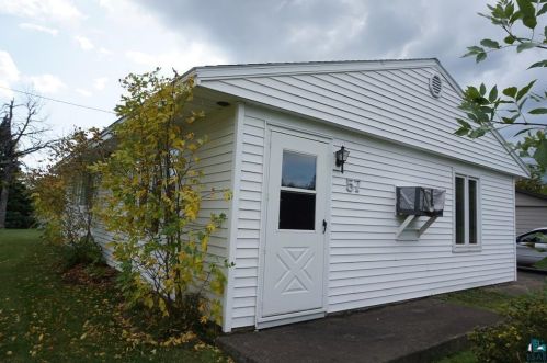 57 Edwards Dr, Silver Bay, MN 55614-1252