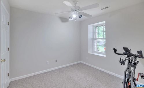 2 Riverside Dr, Bybee VA  22963-2021 exterior