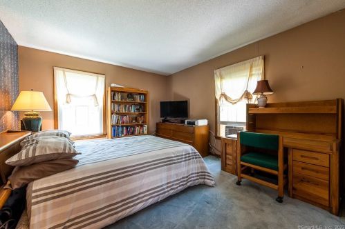 13 Dennison Rd, Essex CT  06426-1352 exterior