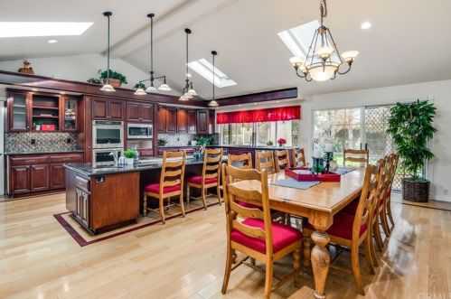 3338 Harvey Way, Lakewood CA  90712-3764 exterior