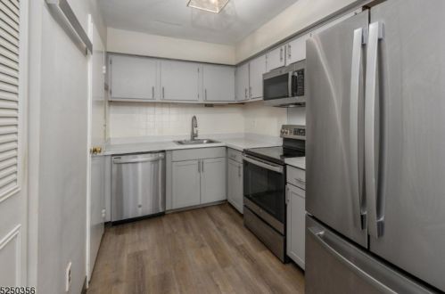 2026 Harbour Dr, Palmyra NJ  08065-1120 exterior