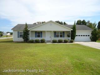 110 Ivy Dr, Hubert NC  28539-3646 exterior