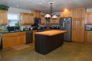 22485 Zurich Dr, Tehachapi, CA 93561-7711