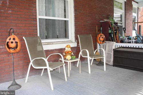 2344 Derry St, Harrisburg, PA 17104-2727
