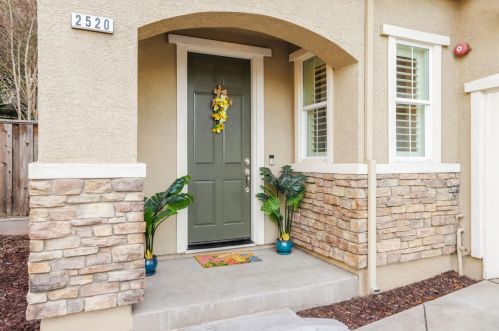 2520 Cottage Pointe Dr, Riverbank, CA 95367-9479