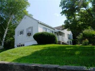 950 Greenhill Ave, Easton, PA 18045-2261