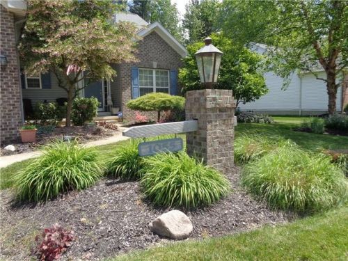 1055 Arrowhead Dr, Vermilion, OH 44089-3327