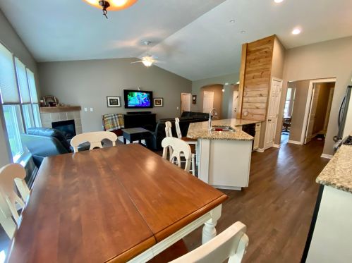 386 Shawnee Loop, Pataskala OH  43062-8179 exterior