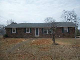 906 Dogwood Dr, Lawrenceburg TN  38464-3904 exterior