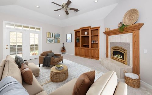 2205 Hillridge Dr, Fairfield, CA 94534-7953