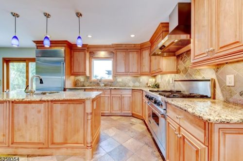 493 Whiton Rd, Branchburg, NJ 08853-4212