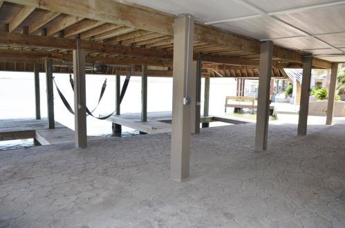 534 Paradise, Galveston TX  77554-6189 exterior