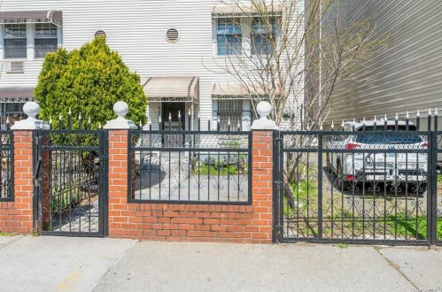 467 145th St, Bronx, NY 10454-1041