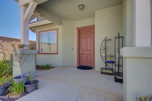 1345 Dolcetto Ln, Santa Maria CA  93458-6326 exterior
