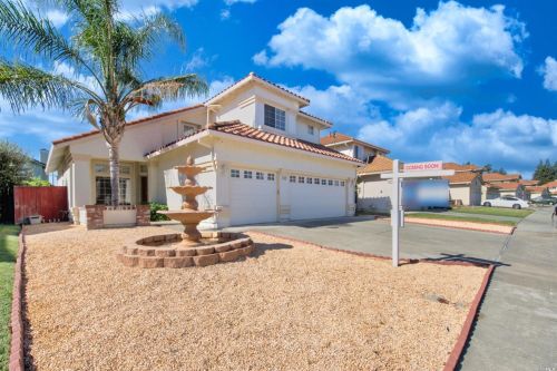 272 Sparrow St, Vacaville CA  95687-7225 exterior