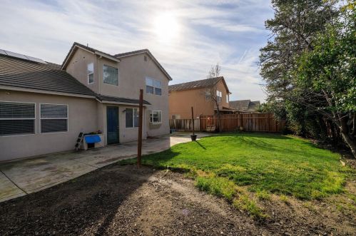 2135 Canyon Creek Ct, Newman CA  exterior