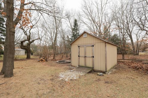 225 87 St, Kenosha WI 53142-2521 exterior