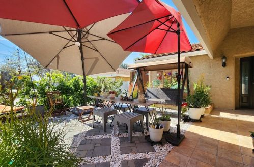 649 Drake Ave, Fullerton CA  92832-1146 exterior