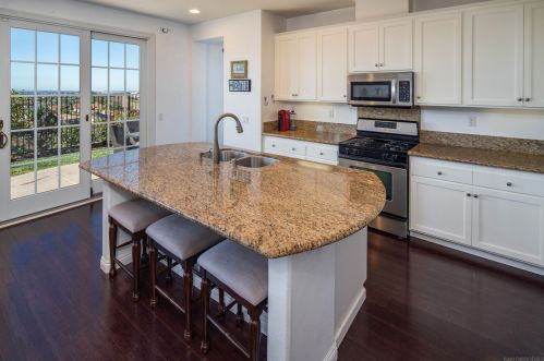 7608 Seattle Dr, La Mesa CA  91941-7892 exterior